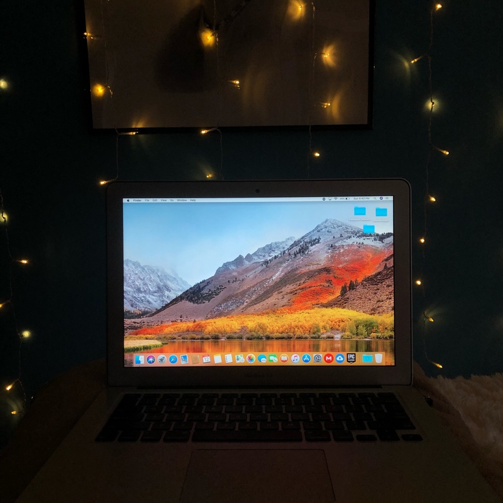 MacBook Air (Apple Laptop) (Laptops)